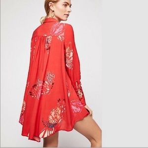 NWT FREE PEOPLE FIELD OF BUTTERFLIES FLORAL LONG SLEEVE TOP BOHO‎ CHIC FEMININE